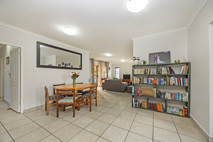 3 Bedroom Property for Sale in Jakarandas Western Cape